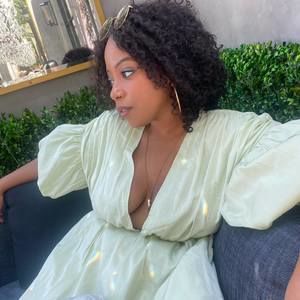 Meet your Posher, Whitney